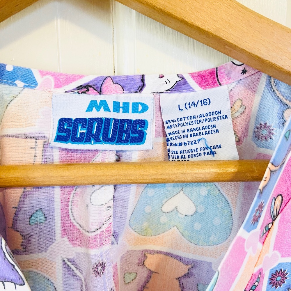 🌸 Vintage 90s nursing healthcare scrub top - Picture 3 of 4